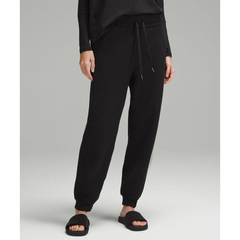 Lululemon Scuba Joggers Size 2 (fits XS/S)